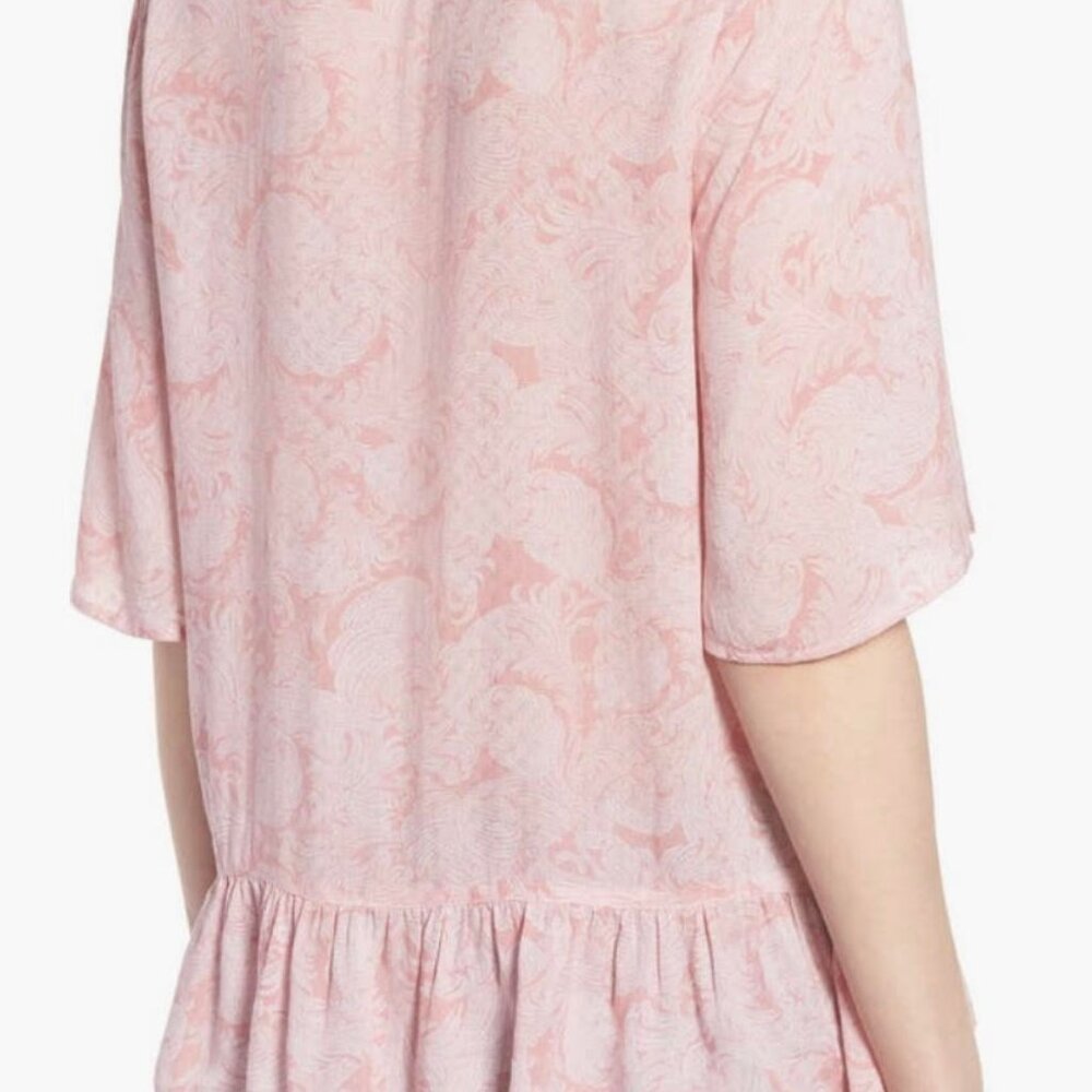 hinge Print Ruffle Hem Top - Picture 8 of 9